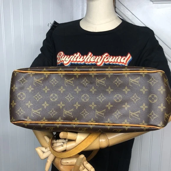 LOUIS VUITTON Batignolles LV Monogram Tote Bag COMES WITH: COA LV DUST BAG AUTH - Picture 12 of 17